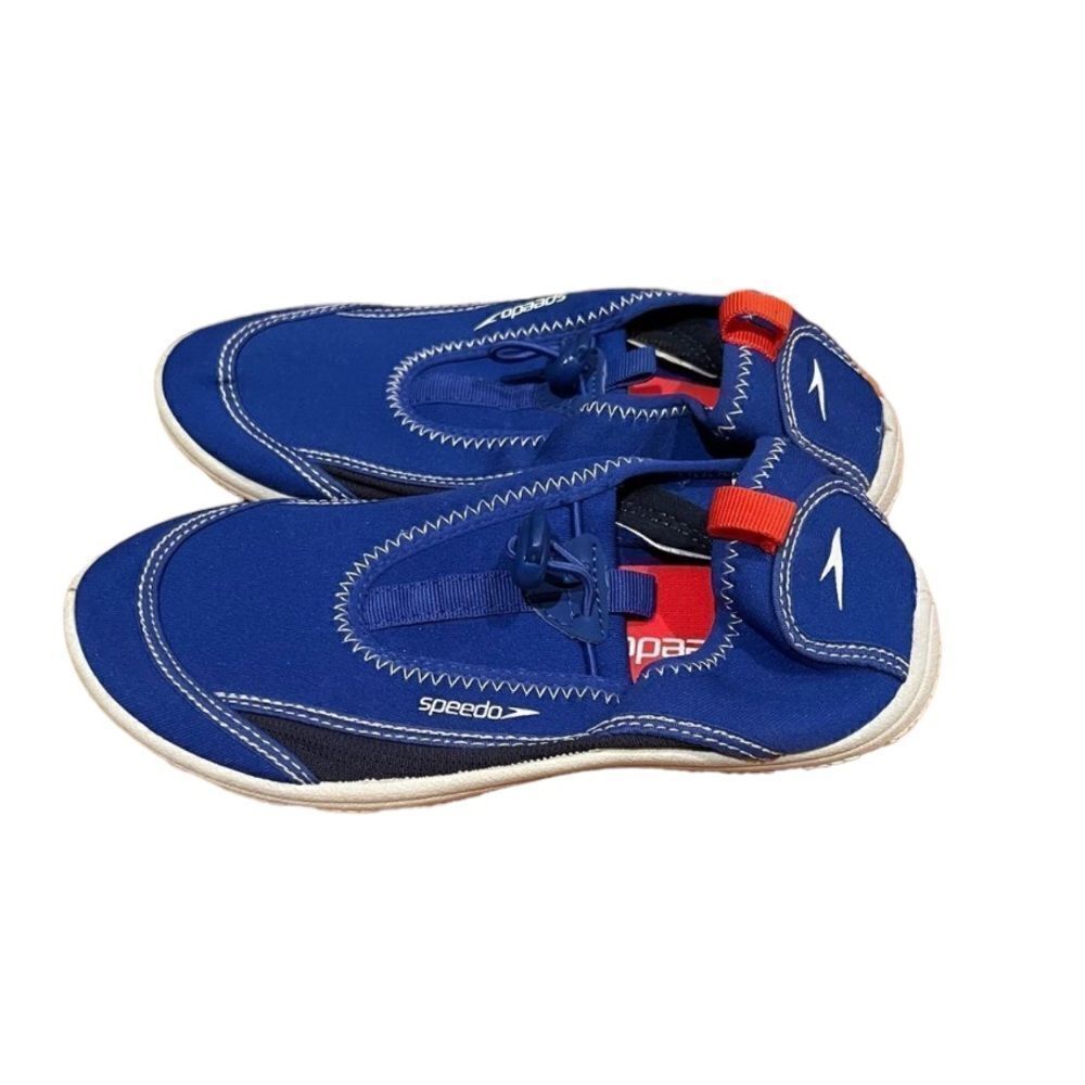 Speedo‎ blue water shoe. Size medium/ kids 2-3